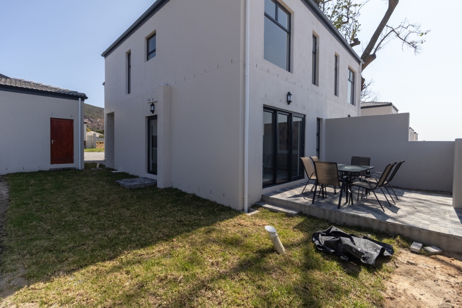 3 Bedroom Property for Sale in Honeydew Country Estate Western Cape